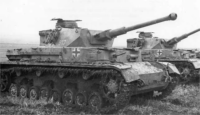 PzIV AusfF2 захваченные Красной Армией Северный Кавказ декабрь 1942 года - фото 77