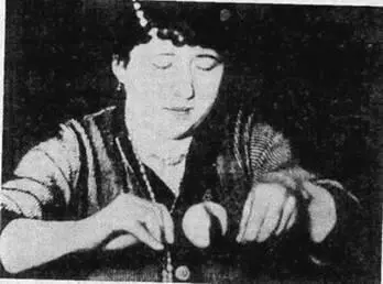 Рис 65 Левитация пластикового мяча Рис 66 Левитация металлических ножниц - фото 66