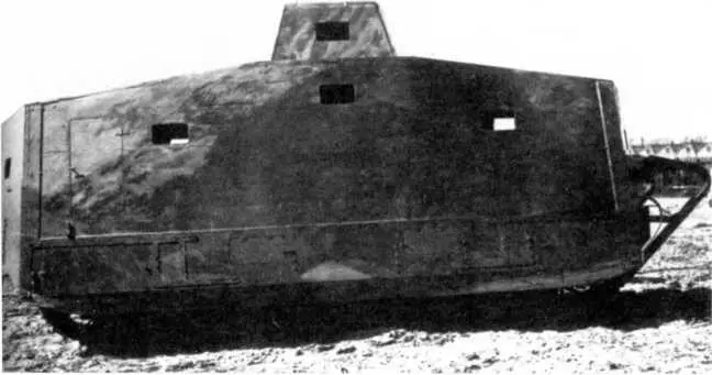 Шасси A7V с деревянным макетом корпуса продемонстрированное руководству OHL на - фото 17