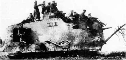 Танк A7V с корпусом Рёхлинг второго заказа демонстрирует свои ходовые - фото 25