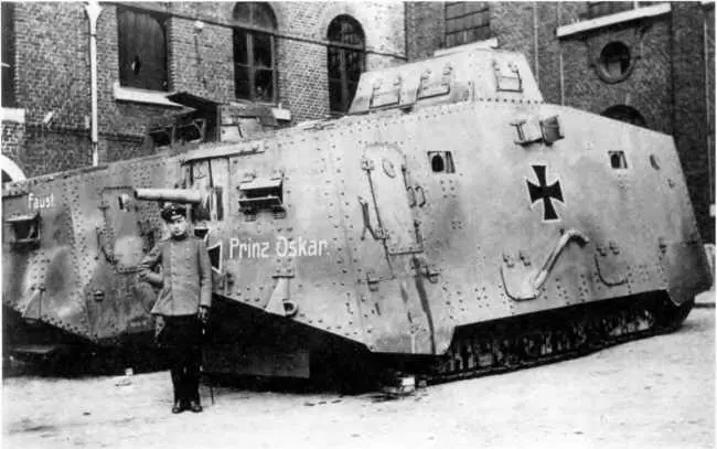 Танки A7V 564 Принц Оскар на переднем плане и 503 Фауст 3го - фото 91