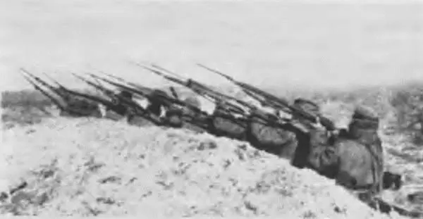 Отработка залповой стрельбы по аэроплану 1915 г Отработка залповой - фото 182