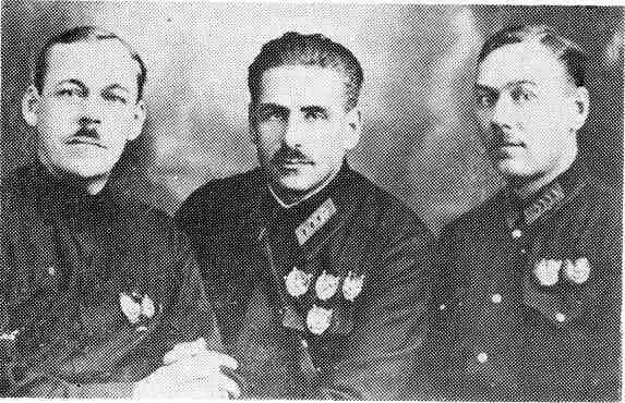 Командующие армией Уральских партизан в 1918 г Справа налево Н Д Каширин - фото 8