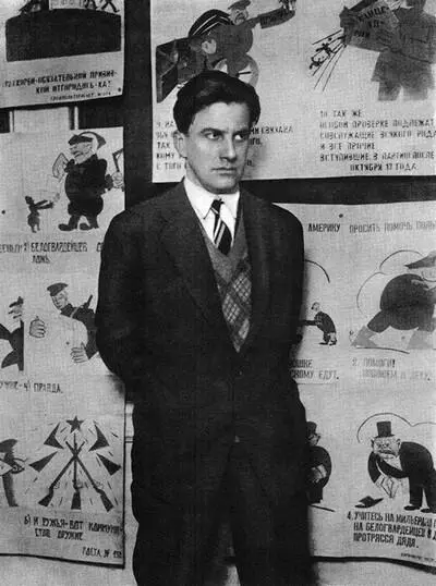 Маяковский на выставке 20 лет работы Фото А Штернберга 1 февраля 1930 г - фото 19