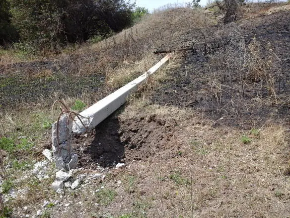 Снаряд разорвался рядом со столбом линии электропередачи Правда у нас есть - фото 42