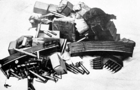 Вооружение и снаряжение диверсантов и агентов 1944 год Фольксштурм готовится - фото 45