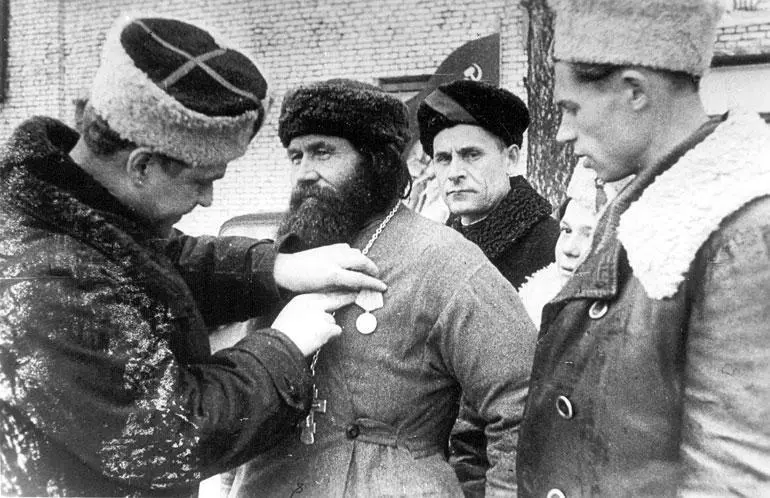 Немалый вклад в победу Советского Союза над гитлеровской Германией внесли - фото 24