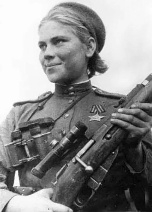 20летняя Роза Шанина за первый месяц своей службы уничтожила 17 фашистов О - фото 45