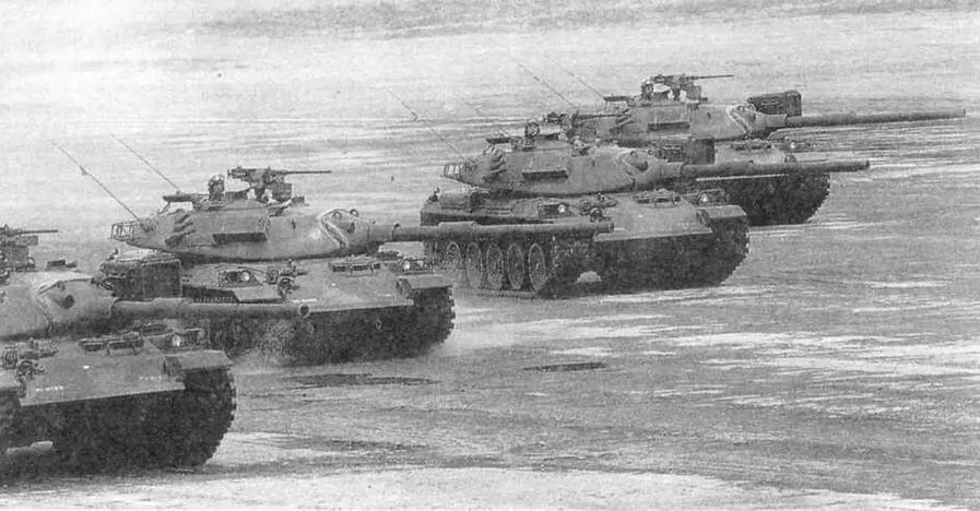 Танки 74 во время учений на полигоне Хигаси Фудзи На базе танка 74 - фото 57