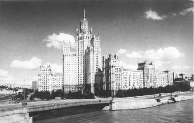 Высотный жилой дом на Котельнической набережной 19481952 Совместно с А - фото 115