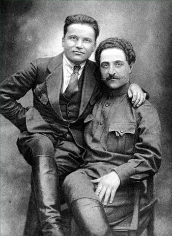 Сергей Киров и Серго Орджоникидзе 1922 г Нестор Лакоба 1920е годы - фото 19
