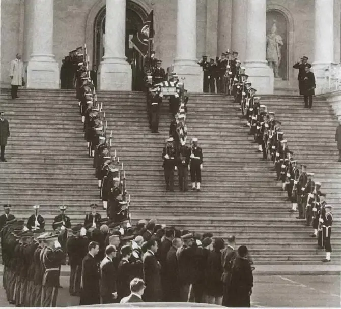 Траурная церемония 31 марта 1969 г Один из залов Музея Эйзенхауэра в - фото 59