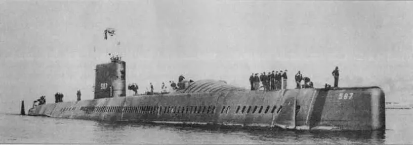 Подводная лодка Halibut Подводная лодка Halibut перед спуском вверху - фото 41
