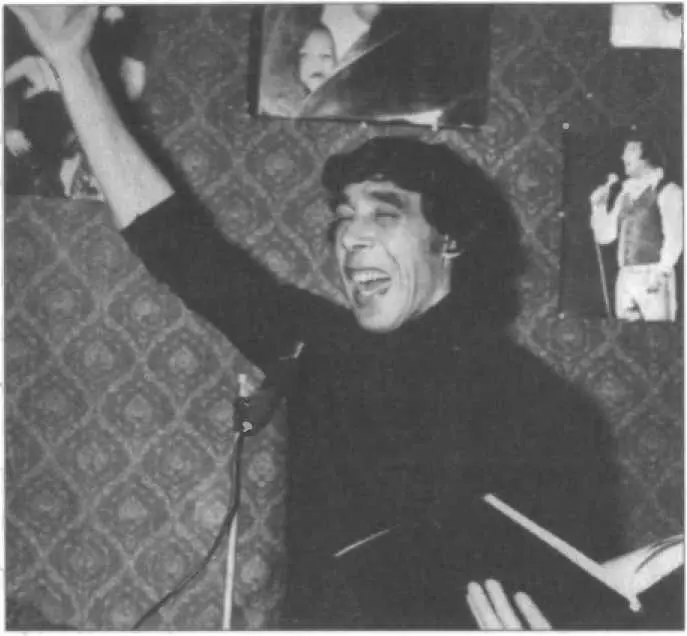 Е Абдрахманов на записи концерта с Братьями Жемчужными 1979 В 2012 году в - фото 151
