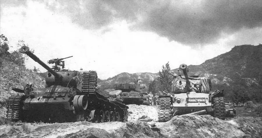 Эти танки М46 были потеряны в результате контрнаступления китайских народных - фото 44