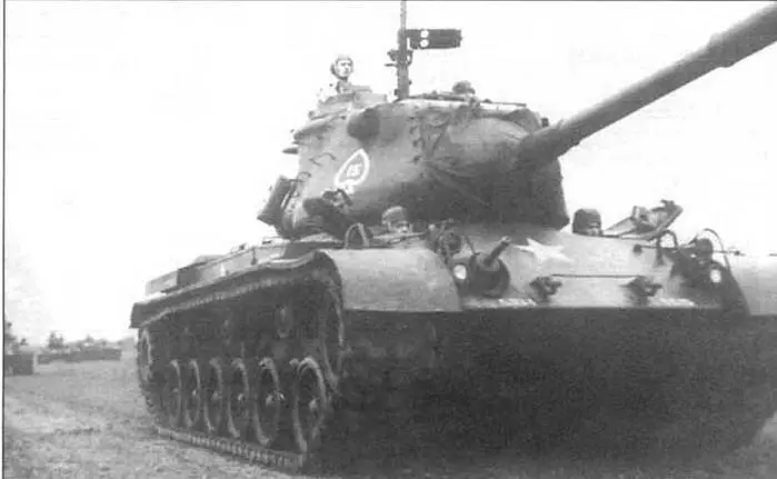 Средний танк М47 из 510го танкового батальона во время учений американской - фото 50