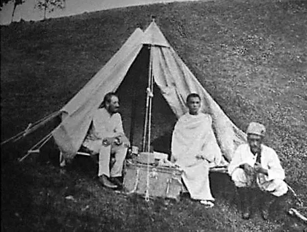 НС Гумилев в Абиссинии 1913 г Обложка книги африканских стихов Гумилева - фото 21