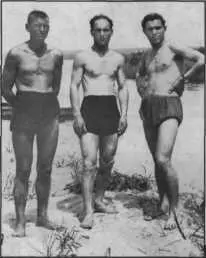 Николай Щелоков третий справа 12 июня 1933 г Любимовка На обороте - фото 27