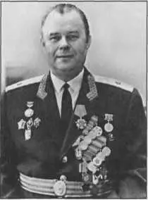 Г М Юлов Слева направо Б Т Шумилин К И Никитин Н А Щелоков Б - фото 61
