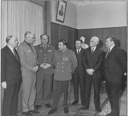 Поэт С В Михалков в гостях у руководства МВД СССР А С Масалыкин В - фото 96