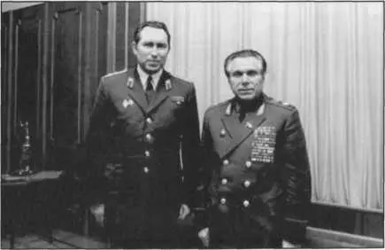 А Ф Дунаев и Н А Щелоков Начальник Мытищинского УВД В И Тарабрин и - фото 125