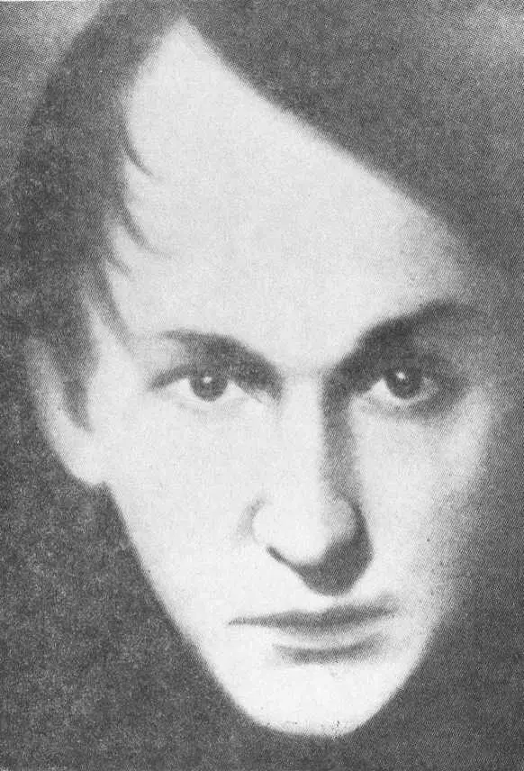 Почти мальчик выступавший с одним и тем же номером и в слишком коротких для - фото 2