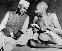 Дж Неру и М Ганди Празднование Дня независимости Джавахарлал Неру - фото 55