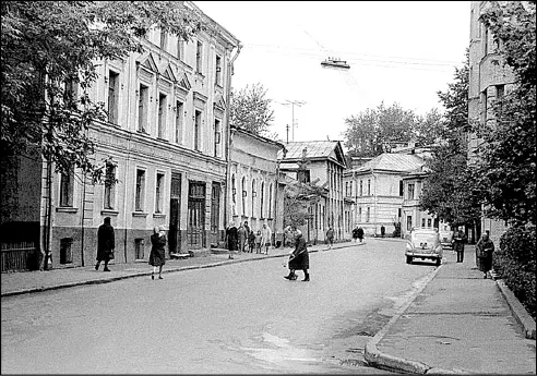 Переулок Сивцев Вражек дома 7 9 и 12 Фото 1950х гг До строительства - фото 27