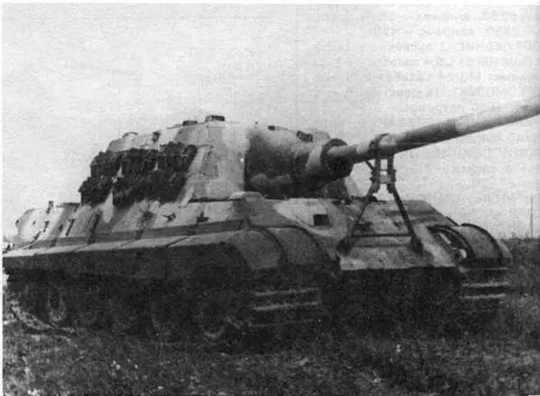 Трофейный Jagdtiger во время испытаний на НИБТПолигоне в Кубинке 1947 год - фото 132