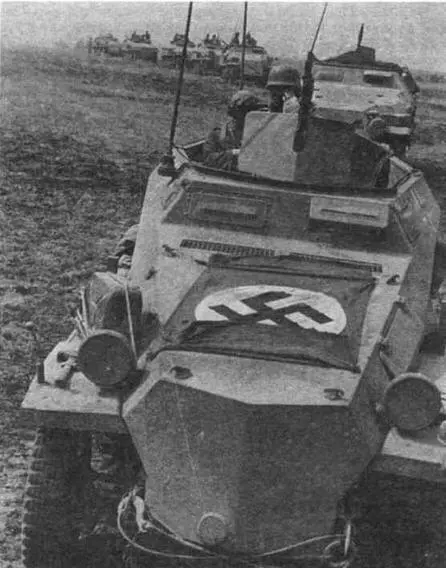 Машина SdKfz2503 Восточный фронт лето 1942 гола Серийные модификации - фото 154