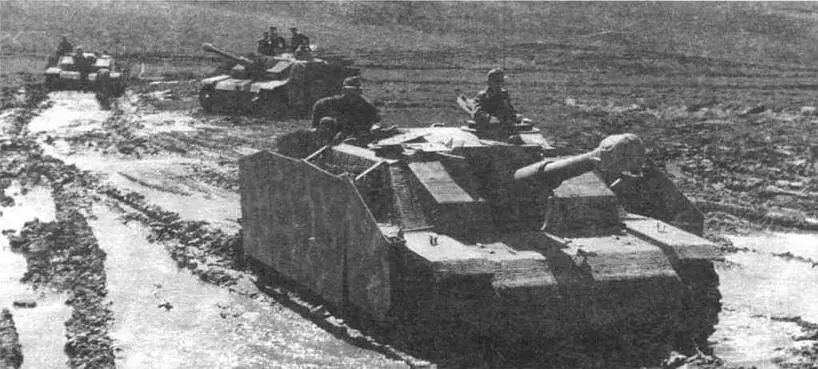 Штурмовая гаубица Stull 42 С марта 1943 года эти САУ состояли на вооружении - фото 94