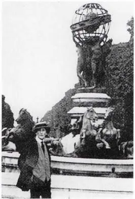 Воспоминания о Париже Три редкие фотографии 1910 1911 годов запечатлевшие - фото 17