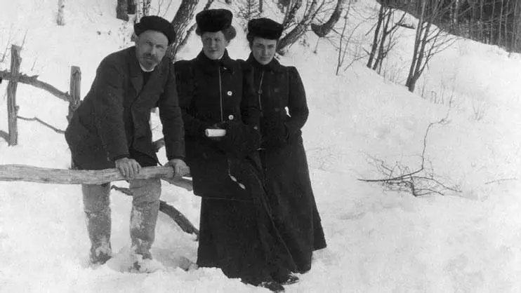 Георгий Несторович неизвестная гостья и Елизавета Петровна На берегу Икши - фото 103