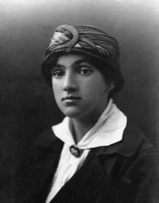 Старшая дочь Сперанских Екатерина снимок 1918 г Джон Мк Роби первый муж - фото 125