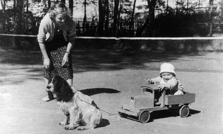 Я на грузовике мощностью в одну собачью силу Фраму 3 месяца Весна 1940 г - фото 157