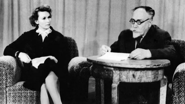 Выступление по центральному телевидению Слева диктор Нина Кондратова - фото 166