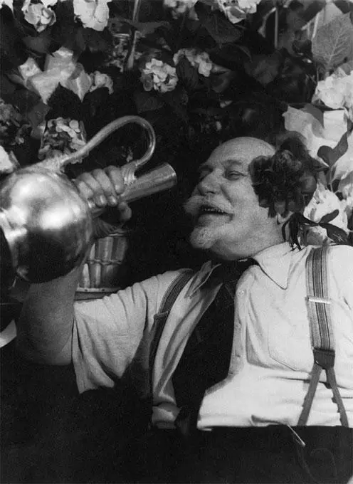 75летний юбилей Г Н Сперанского в 1948 г Серебряный кувшин от делегации - фото 179