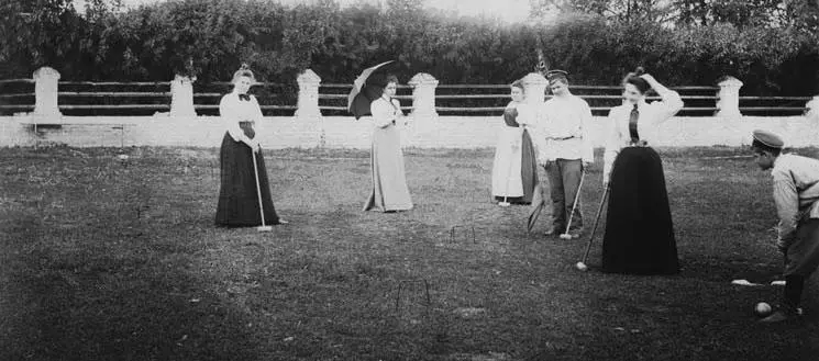 Летние развлечения Игра в крикет 20я верста 1903 г Коля и Катя - фото 65