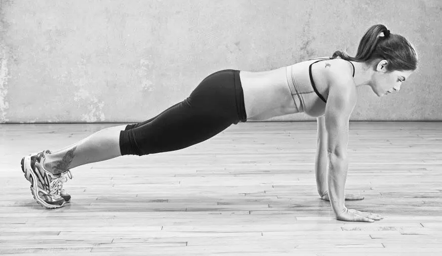 Вариации Боковая планка side plank Лягте на бок соединив и выпрямив ноги - фото 88