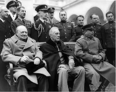 На встрече в Ялте в феврале 1945 года лидеры СССР США и Англии решали вопросы - фото 26