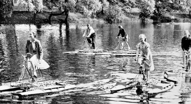 На водных велосипедах 1950е гг Преобразования происходившие в тот период - фото 128
