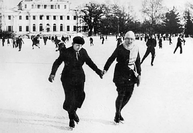 Каток на Масляном лугу 1950е гг В конце концов Масляный луг так вытоптали - фото 142