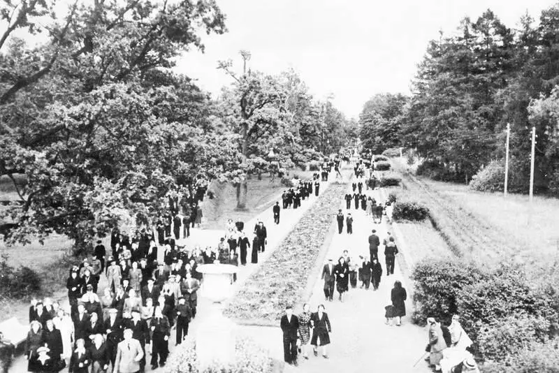 Центральная аллея 1950е гг Центральная аллея Дискоболка Обустраивали - фото 155