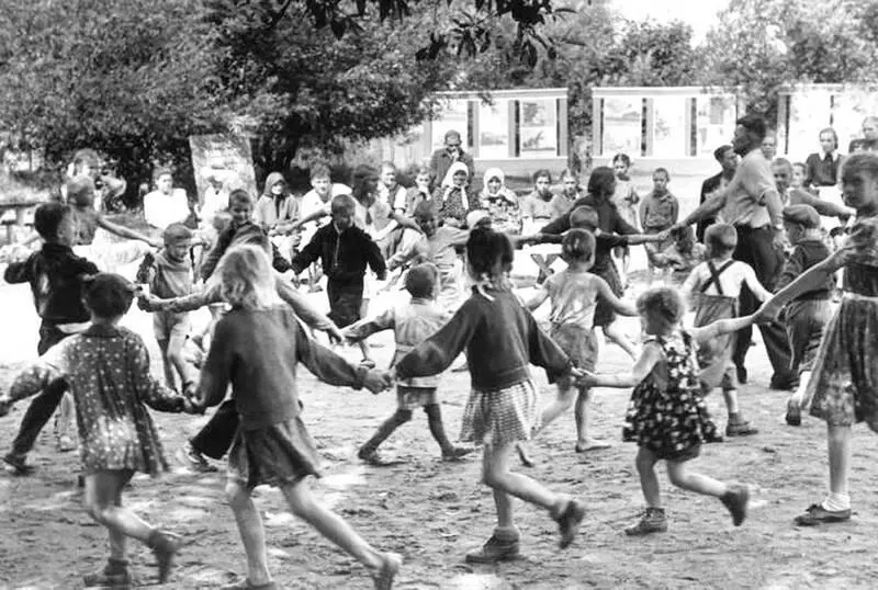 Дошкольный городок 1950е гг В 1950х гг когда ещё даже не восстановили - фото 167