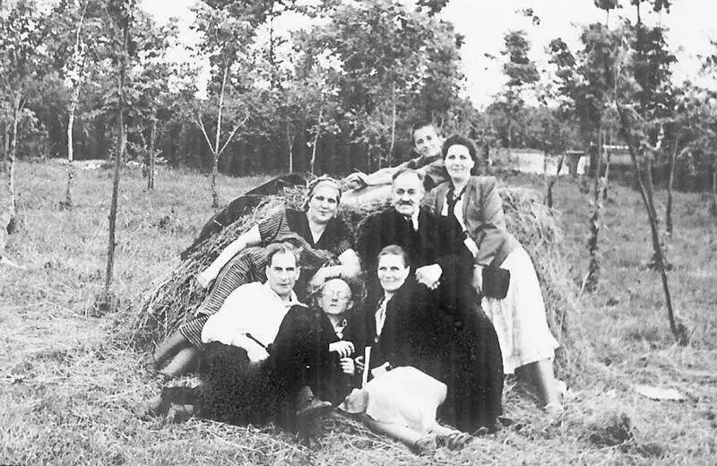 В парке Победы 1950е гг Парк Победы Лебединое озеро В 1963 г у Южного - фото 196