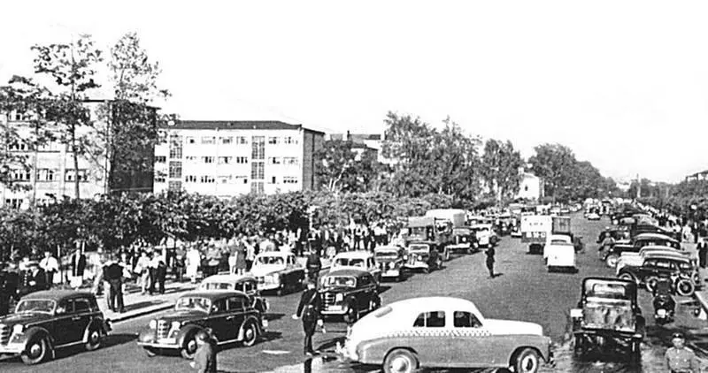 Морской проспект в дни футбольных матчей 1950е гг В 1920х гг на Морском - фото 239