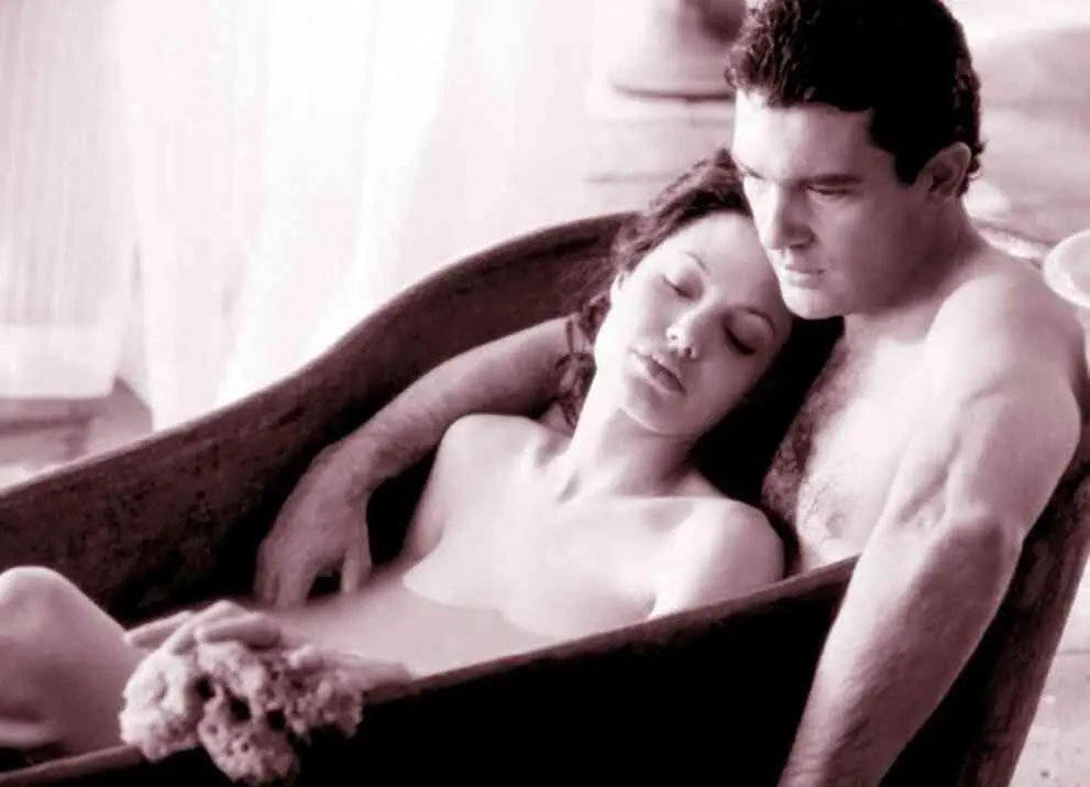Анджелина и Антонио Бандерас во время съемок Соблазна играли достаточно - фото 31