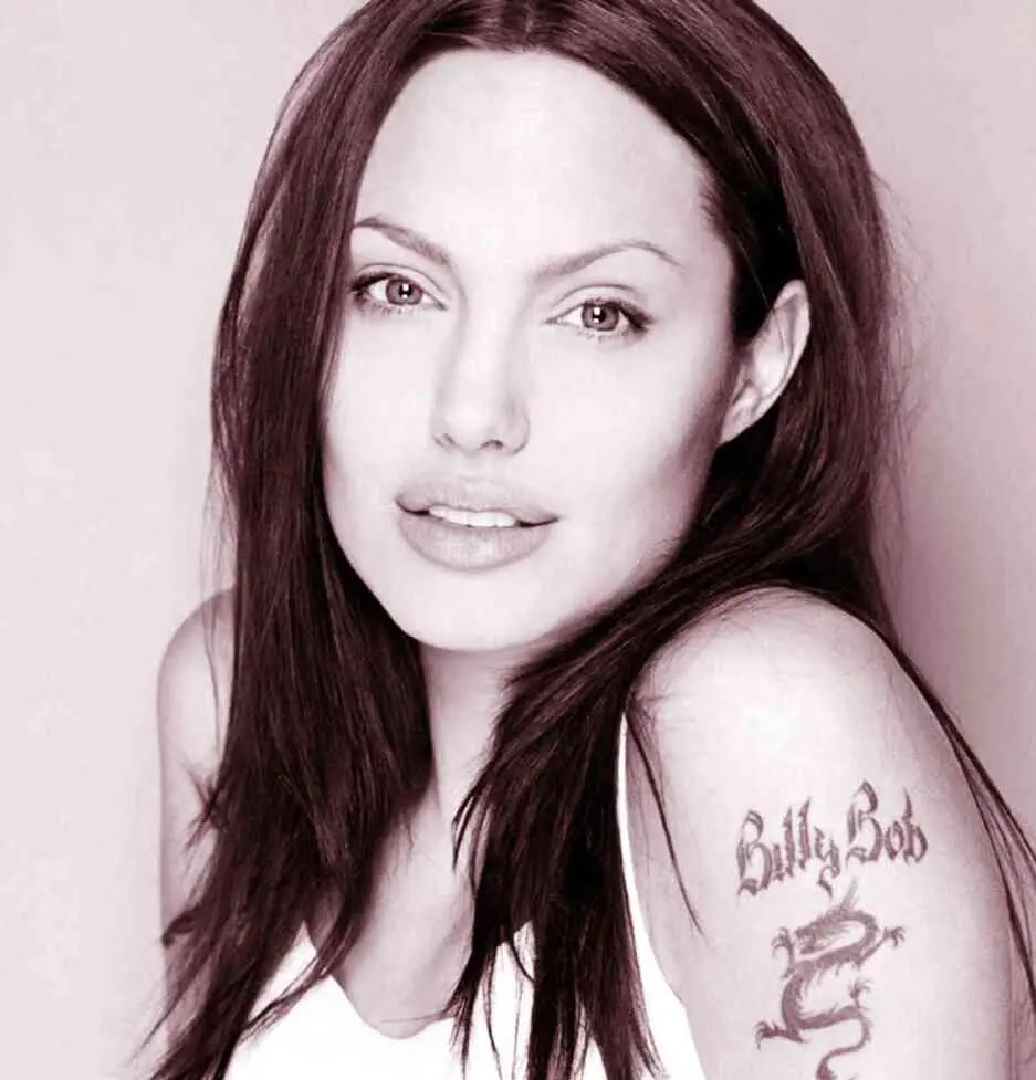 Второй брак с Билли Бобом побудил Анджелину сделать татуировку с его именем - фото 33