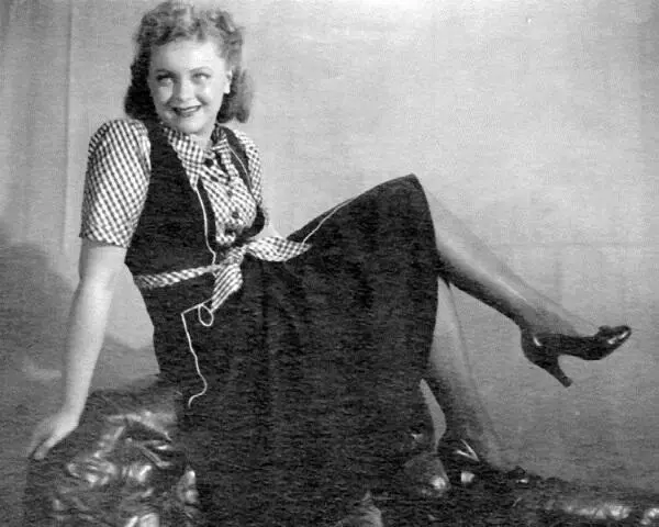 Симочка Воронова Антон Иванович сердится Наташа Куликова Воздушный - фото 12