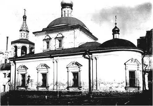 Храм закрыли в 1930 г уничтожили главы верх колокольни и ограду и в здании - фото 105